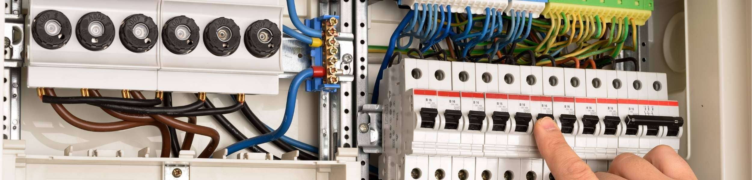 Kabelschutzprodukte, Verbindungstechnik, Kabelbinder und Werkzeuge für Elektriker